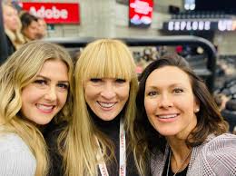 I LOVE DRILL TEAM! I had such a blast yesterday enjoying the State semi  finals. Drill has been such a huge part of my life and this was the first  time I