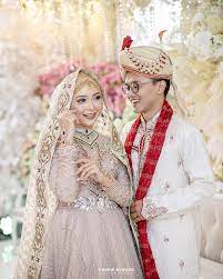 Tentunya bahan adem dan nyaman di pakai 😘😘😘. 25 Inspirasi Gaun Pengantin Muslimah Yang Modern Updated 2021 Bukareview