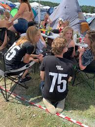 The roskilde music festival is the place for you if you're into festival fun. Roskilde Festival Sex I Teltet Man Skal Jo Ikke Vaere Snerpet Askovfonden