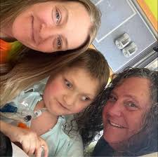 Do children with type 1 diabetes using Dexcom G7 experience issues with  skin irritation and sensors not sticking?