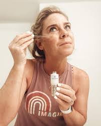 Nicole Geisel's Instagram, Twitter & Facebook