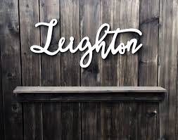 L' étagère murale design est une nouvelle forme de déco sympathique. 130 Wooden Baby Names Ideas Baby Names Baby Name Signs Nursery Signs