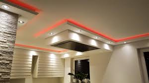 Indirekte Led Beleuchtung In Der Kuche Durch Die Stuckleiste Wdkl 200c Pr In Kombination Mit Einem Rbg Led Band Und Led Downlights Interieur
