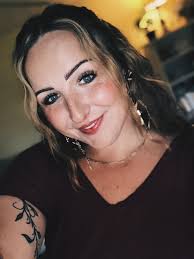 Be nice please 😊. Where's my twin 😋