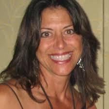 Lisa Arango's Instagram, Twitter & Facebook