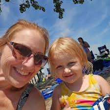 Guess which ankles are Newsom's and which are Trump's 👇