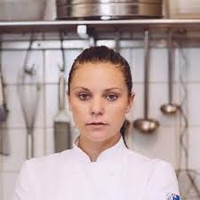 Sarah Knights (@SarsKnights)