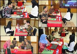 Membantu anda untuk merasakah simulasi tes cat untuk cpns, pkn stan dan perguruan tinggi kedinasan lainnya. Yuk Intip Peserta Cpns Formasi Sarjana Yang Ikuti Tes Wpfk Di Kanwil Kumham Jabar