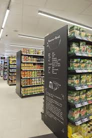 Estantes De Productos Con Recetas Grocery Store Design Retail Store Design Supermarket Design