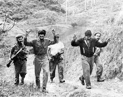 On April 17 1961 1 500 Paramilitants Waded Ashore At The Bay Of Pigs Three Days Later 400 Were Dead And The Rest Iconic Photos History War World Conflicts