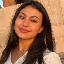 Make your grad's day with a custom cake from your local H-E-B Bakery. Our  bakery department will customize a cake so it's as unique as your grad