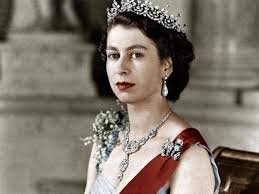 Goodreads helps you keep track of books you want to read. Ritratto Di Una Regina Elisabetta Ii Tropismi