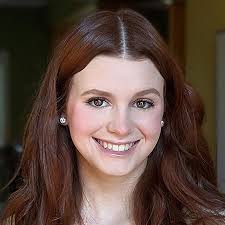 Estella Williams's Instagram, Twitter & Facebook