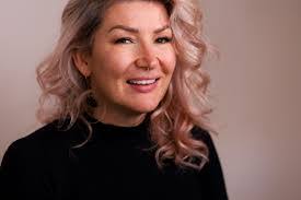 Anne Stark's Instagram, Twitter & Facebook