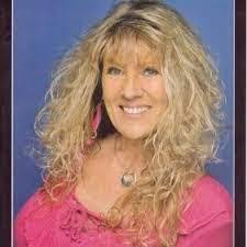 Jana Tipton's Instagram, Twitter & Facebook