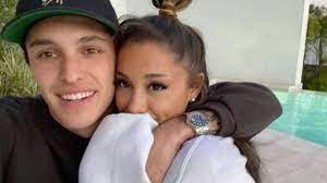 Pop star ariana grande has married her fiance dalton gomez in a tiny and intimate wedding. Ariana Grande Wedding Pictures Di American Musician Post Photos Of Wen She Tie Di Knot With Dalton Gomez Bbc News Pidgin