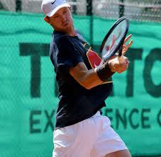El tenista chileno nicolás jarry, que estuvo castigado por doping, logró un importante paso en su intento por recuperar posiciones en el circuito de la atp al escalar más de 400 puestos en la. Nicolas Jarry Wikipedia A Enciclopedia Livre
