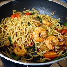Laki duk perabis makan menu ni, lepastu komplen perut buncit sebab bertambah tu beza antara kuey teow goreng basah dengan kuey teow goreng stail mamak. Resepi Mee Goreng Basah Paling Mudah Dan Sedap Video Essen