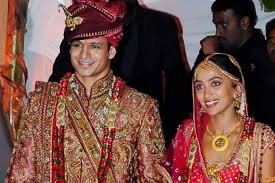 He married priyanka alva oberoi in 2010 and he has two children, vivaan and ameyaa. Vivek Oberoi Wedding With Priyanka Alva Inside Wedding Pictures