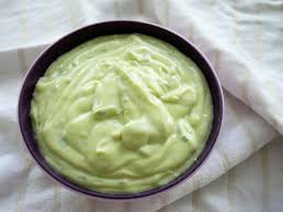 Fouettez jusqu'à obtention d'un aïoli ferme. Dips Avocat Menthe Pour Crudites Ou Falafels L Ananas Blonde