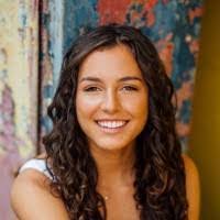 Lisa Twomey's Instagram, Twitter & Facebook