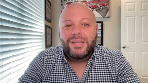 Chris Grosser's Instagram, Twitter & Facebook