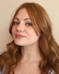 Autumn Samuels's Instagram, Twitter & Facebook