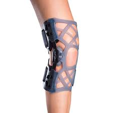 Hinged knee brace locked in extension for ambulation and sleep. Could A Knee Brace Help Ease Your Osteoarthritis Pain Braceworks Custom Orthotics