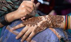 Little Girl Potentially Scarred For Life After Black Henna Tattoo Erupted In Blisters Henna Tattoo Mehndi Designs Black Henna