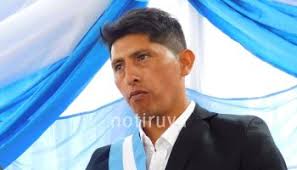 Lorena Madrigal, con un ejemplar de Notiruya