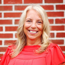 Lisa Calabro's Instagram, Twitter & Facebook