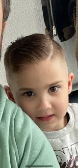 Any where in Menomonie that does walk ins for eye brow waxing?