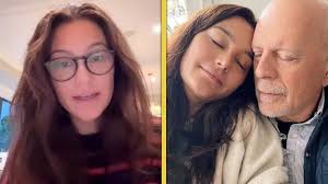 Bruce Willis' daughter Scout Willis has shared a touching photo with her  father as she kicked off 2024 earlier this week.more detail 👇👇  https://www.boredpanda.com/demi-moore-update-bruce-willis-health-dementia/?utm_source=threads10&utm_medium  ...