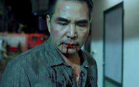 Sự thật về cảnh nhai ly rùng mình của Trung Dũng trong Lật Mặt 6