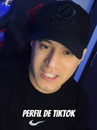 Paola Dulzura Subiendo A Una Escalera