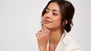 Abigail Ring's Instagram, Twitter & Facebook