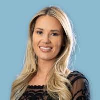 Alyson Gill's Instagram, Twitter & Facebook