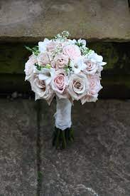 A light pink and burgundy color palette looks gorgeous for fall wedding flowers. Pin On Bouquets