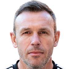 Darren Ward's Instagram, Twitter & Facebook