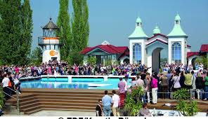 See all related lists ». Wiesbaden Mit Zdf Fernsehgarten Sommer Sonne Gute Laune Reisen