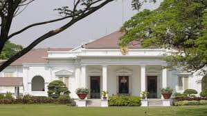 Termasuk pada saat sidang kabinet paripurna di istana bogor pekan lalu. Ikuti Imbauan Anies Istana Presiden Tiadakan Salat Jumat