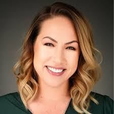 Lisa Barra's Instagram, Twitter & Facebook