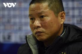 HLV Chu Đình Nghiêm: Mặt sân Thiên Trường quá xấu