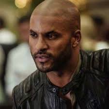 Season 3 of american gods follows shadow (ricky whittle) as he attempts to break away from mr. Shadow Moon From American Gods Charactour