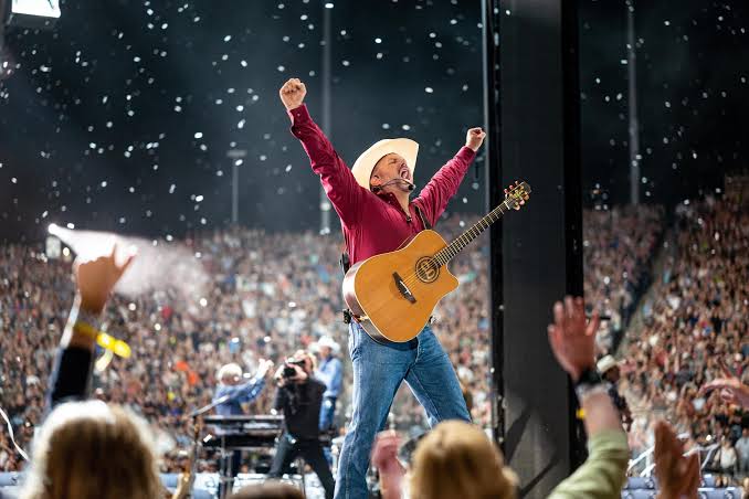Garth Brooks Adds Nashville Stop To His 'Stadium Tour' - MusicRow.com