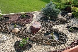 In fact, rock gardens are gaining popularity, as they can bring a modern element to landscaping and be used in a variety of contexts. 15 Ideas To Get You Inspired To Make Your Own Rock Garden