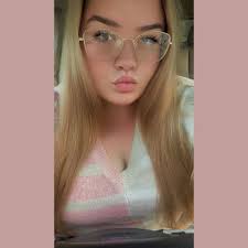 Looking for friend at main stage 2 rail