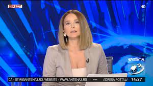 Anna maria kaufmann wurde 1964 im kanadischen edmonton geboren. She S One Stunning Journalist Ana Maria Roman