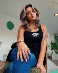 Valerie Lepelch - Free pics, galleries & more at Babepedia