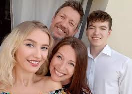 Plymouth family hold lockdown pub crawl in own home